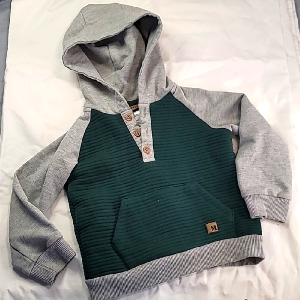 Mario Lopez hooded sweater